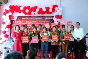 CHƯƠNG TRÌNH BỐC THĂM - TRAO THƯỞNG "MUA XE TRÚNG XE - ĐÓN HÈ HỨNG KHỞI" TẠI CỬA HÀNG TÂY ĐẰNG