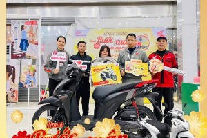 CHÚC MỪNG KHÁCH HÀNG NGUYỄN HẢI YẾN ĐÃ TRÚNG XE VISION TẠI HỆ THỐNG XE MÁY DUNG VƯỢNG